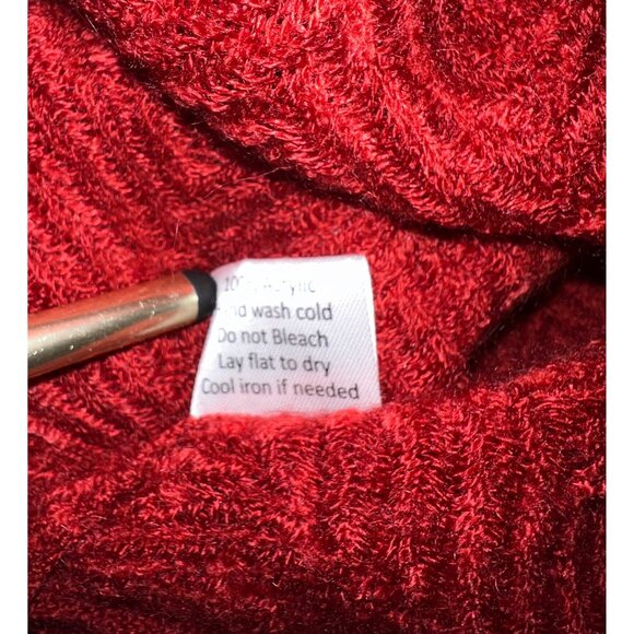 Luxurious Red 100% Acrylic Fringe Scarf / Shawl - Picture 3 of 4